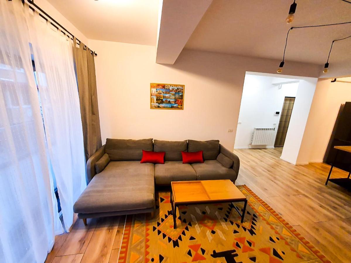 Апартаменти Urban Retreat: Industrial Chic 1Br Ap - Heart Of Бухарест Екстер'єр фото