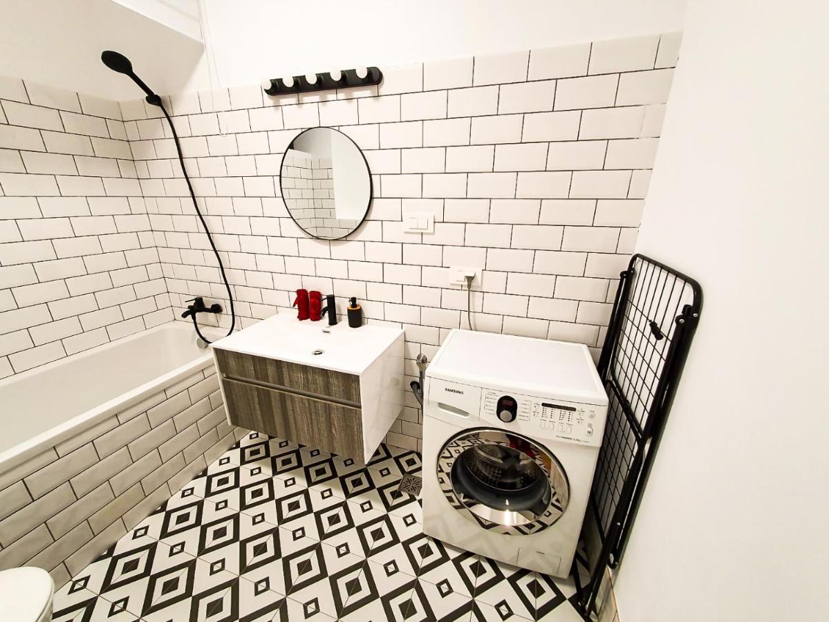 Апартаменти Urban Retreat: Industrial Chic 1Br Ap - Heart Of Бухарест Екстер'єр фото